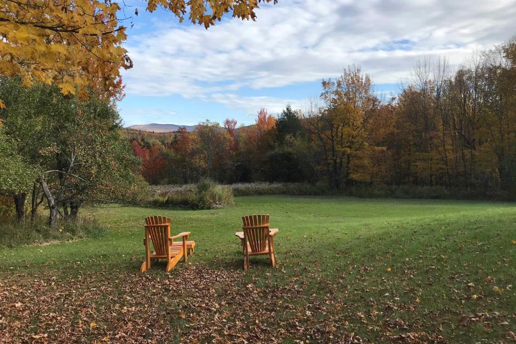 Secluded Upscale Cabin - Near Jay Peak Resort - image 4