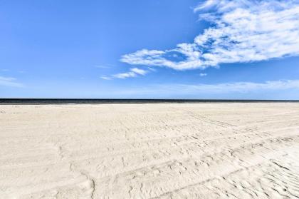 Hilton Head Resort Villa - 200 Yards from Beach - image 17