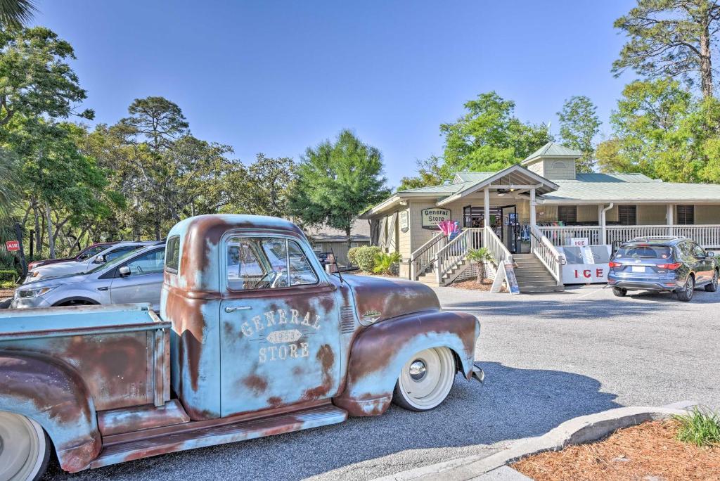 Hilton Head Resort Villa - 200 Yards from Beach - image 4