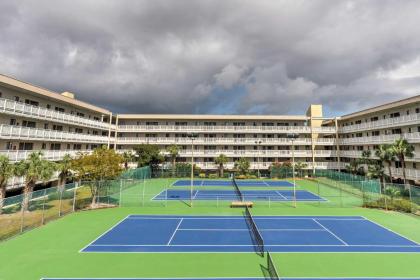 Walk to Beach from Hilton Head Condo with Resort Pool - image 3