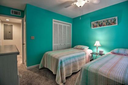 Family Retreat with Resort Amenities Walk to Beach! - image 1