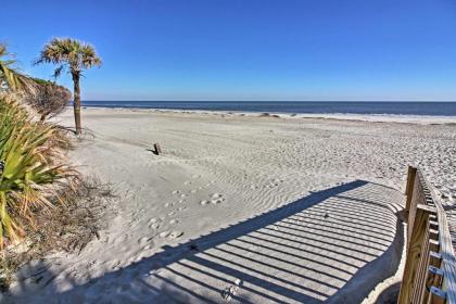 Hilton Head Resort Condo with Balcony and Beach Access - image 2