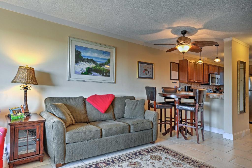 Hilton Head Resort Condo with Balcony and Beach Access - image 3