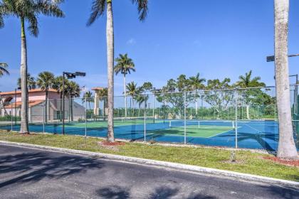 Naples Studio with Resort Amenities - Near Marina! - image 3