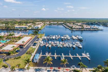 Naples Studio with Resort Amenities - Near Marina! - image 8