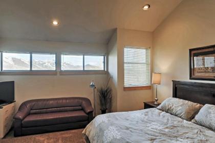 Mountain-View Retreat with Deck - 2 Mi to Ski Resort - image 10