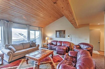 Mountain-View Retreat with Deck - 2 Mi to Ski Resort - image 7