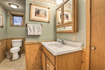 Kid-Friendly Lake Ariel Cabin with Resort Amenities! - image 14