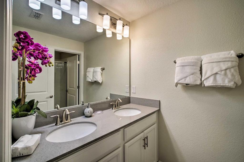 Disney-Area Townhome with Lanai and Resort Amenities! - image 7