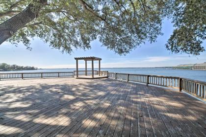 Resort-Style Lake Conroe Retreat with Balcony and View - image 17