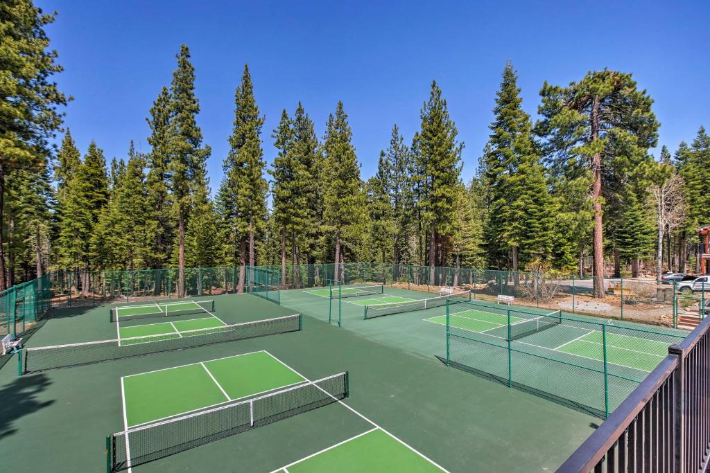 Truckee Home with Premier Northstar Resort Amenities - image 2