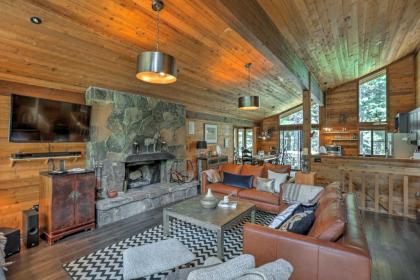 Expansive Truckee Cabin with Deck and Resort Amenities - image 18