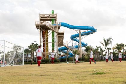 Captivating Home with Themed Bedrooms Water Park Access Near Disney - image 19