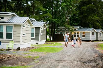 Lakefront Property Studio with Private Porch #39 at Long Cove Resort - image 20