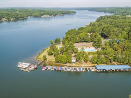 Lakefront Property Studio with Private Porch #39 at Long Cove Resort - image 8