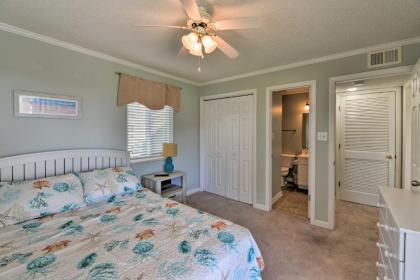 Emerald Isle Resort-Style Condo Walk to Beaches! - image 10