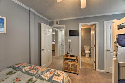 Emerald Isle Resort-Style Condo Walk to Beaches! - image 15