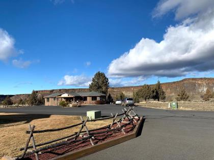 Smith Rock Resort - image 3