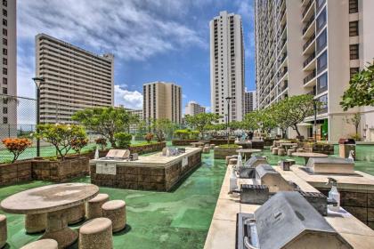 Resort Condo with Views 1 Block to Beach and Zoo! - image 9