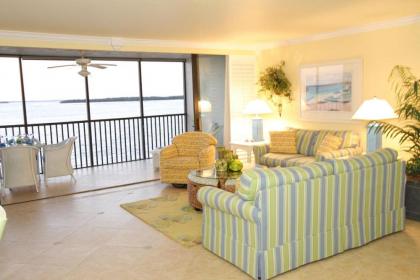 Sanibel Harbour Resort | Bay View | Unit 235 - image 7