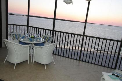 Sanibel Harbour Resort | Bay View | Unit 235 - image 8