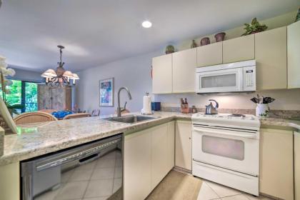 Kihei Condo with Resort Amenities - Walk to Beach - image 10