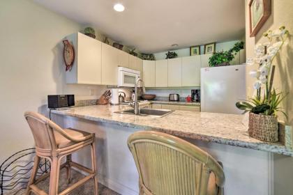 Kihei Condo with Resort Amenities - Walk to Beach - image 8