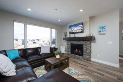 Gorgeous Snowbasin Ski Resort Vacation Rental near Pineview Reservoir Ew 23A - image 9