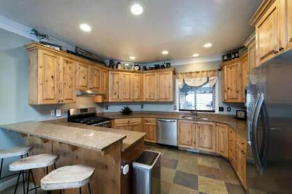 Gorgeous 3-Bedroom Condo LS 29 Vacation Rental near Snowbasin Resort - image 9