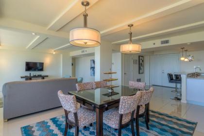 Panoramic bayview! Spacious 10th floor condo beachfront resort shared pools & jacuzzi Pet friendly - image 16