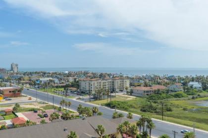 My ideal home by the beach! Classy Bayview beachfront resort shared pools & jacuzzi Pet friendly - image 16