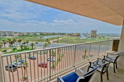 Soak up the sun! Spacious Bayview condo beachfront resort with shared pools & jacuzzi Pet Friendly - image 13