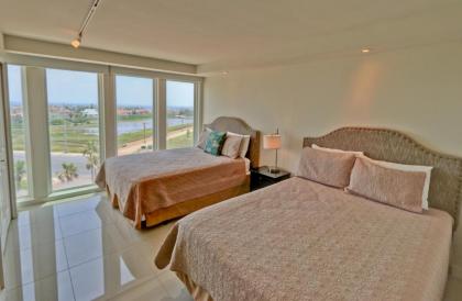 Wake up in paradise! Chic Bayview condo in beautiful beachfront resort shared pools jaccuzi pet friendly - image 9