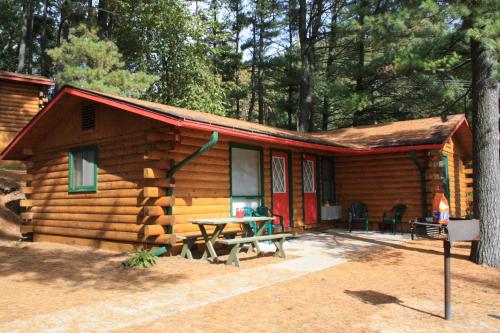 Log Cabins at Meadowbrook Resort - image 3