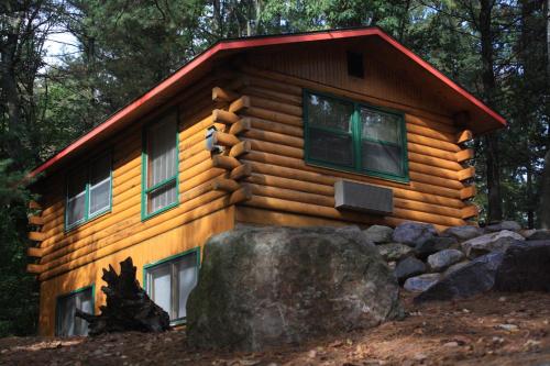 Log Cabins at Meadowbrook Resort - image 4