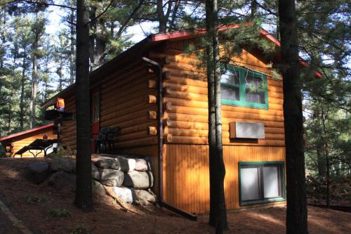 Log Cabins at Meadowbrook Resort - image 5