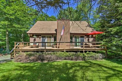 Tobyhanna Cabin with Resort Amenities and Fire Pit! - image 20