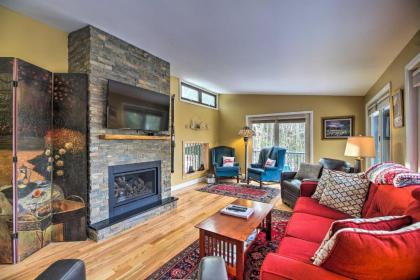 Cozy Home with Sauna Mins to Stowe Mountain Resort - image 1