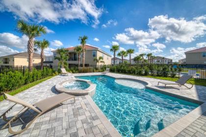 Vibrant Home with Pool Table & Amenities near Disney - 7707G - image 19