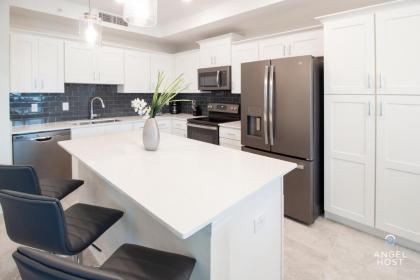 Modern Condo with Resort Amenities Near Disney! - image 8