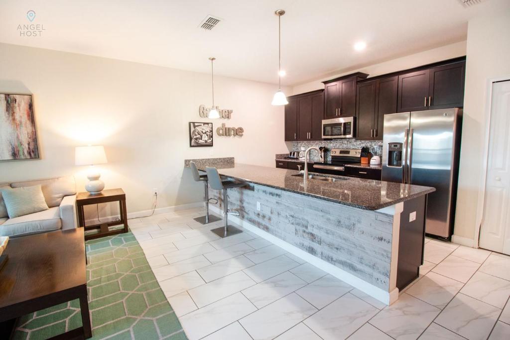 Stylish Townhome w/Resort Amenities Near Disney! - image 7