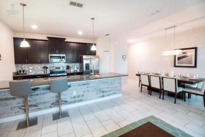 Stylish Townhome w/Resort Amenities Near Disney! - image 8