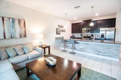 Stylish Townhome w/Resort Amenities Near Disney! - image 9