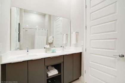 Stylish Condo near Disney w Hotel Amenities - 7740-52-205 - image 20