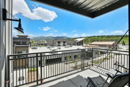 New Luxury Loft #308 Near Resort - Huge Hot Tub & Views - FREE Activities & Equipment Rentals Daily - image 9