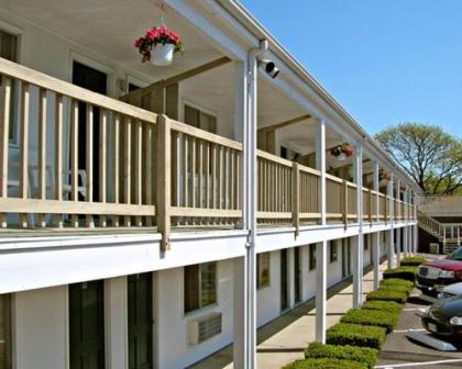 Beach Resort Along the Nantucket Sound in Harwich - image 3