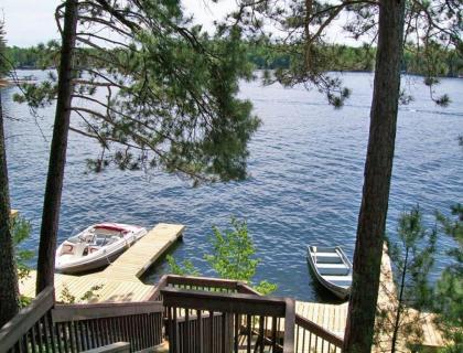 Lakefront Resort Condos on Lake Minocqua Wisconsin - image 8