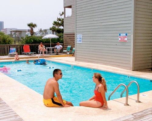 Quiet Oceanfront Beach Resort in Exciting Myrtle Beach - image 2