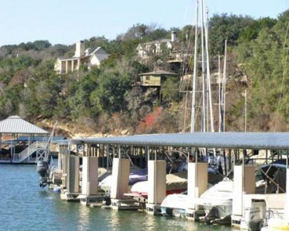 Vacation Resort Cottages Overlooking Lake Travis - image 10