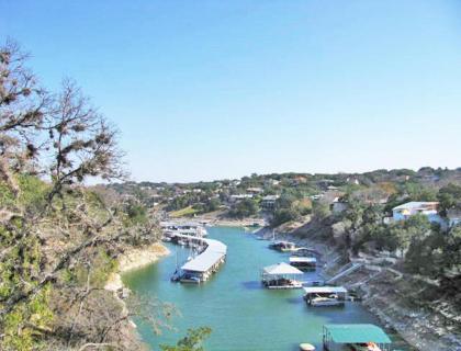 Vacation Resort Cottages Overlooking Lake Travis - image 15